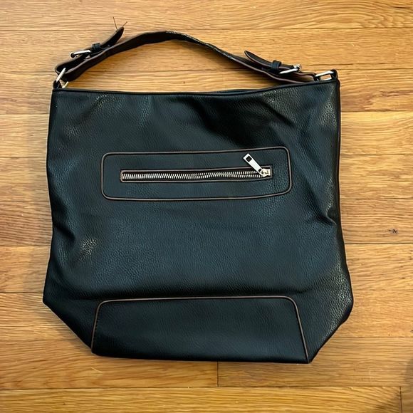 Apostrophe Handbags - 𝅺APOSTROPHE black leather handbag